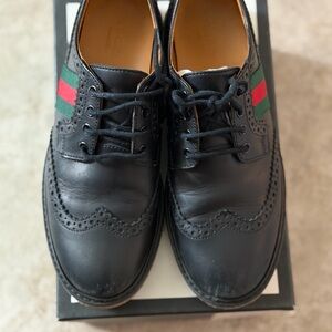 Gucci Black Leather Oxfords with Green and Red Accents
